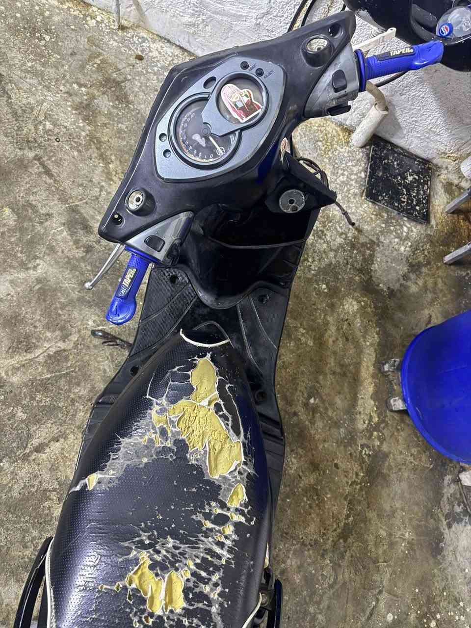 سلام عليكم دراجه سكنس فحل كابريتر. شلعه معدل حلو مكينه بلاديه ما مفتوحه  سلف هندر نكره بكل وقت
كفراتها موجود تريدها هيه وكفراتها بسعر وتريدها ابوحدها ابسعر كهربائيات كله شغال قفل جنطه قفل ستيرن شغال ريادها اب ٤٧٥ مكاني بغداد بلوثبه  رقمي *********** متواجد مازنجر واتساب وشكرا من الادمن واسف علاطاله
