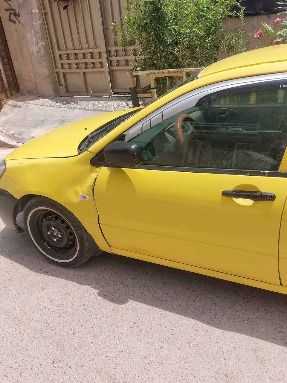 لانسر ٢٠٠٧ بسمي
مكينه 2000
فقط احتمال كازكيت بيها 
تبريد شغال غرفتها نظيفه حدادية كامله 
بيع مستعجل ٣٨ 
هاتف / ***********
