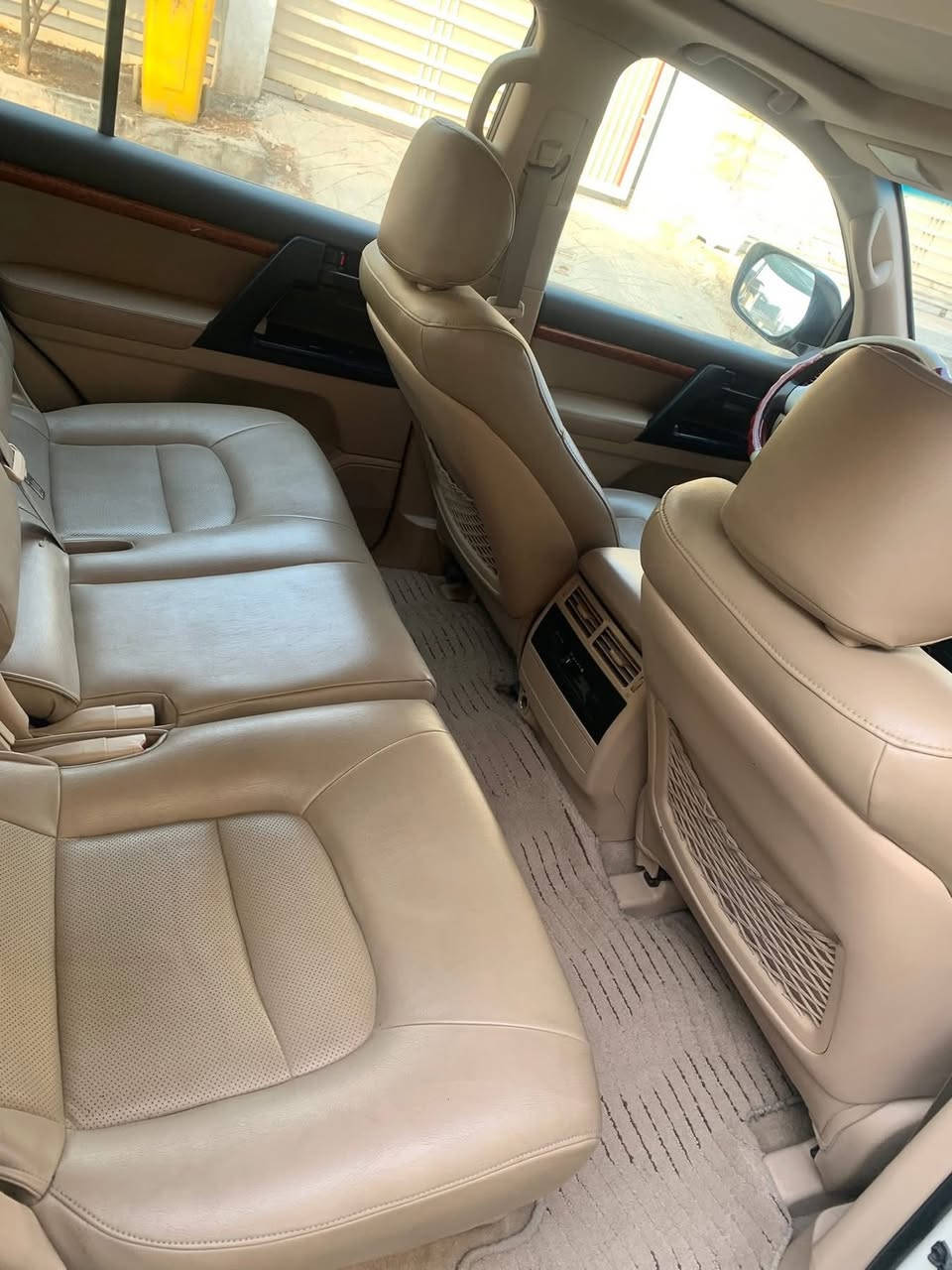 لاندكروز
مديل 2014
كفاله عامة
رقم بغداد
تحويل مباشر 
سياره جديده وجاهزة 
مكان رقم السياره بابل 
للاستفسار: ***********
