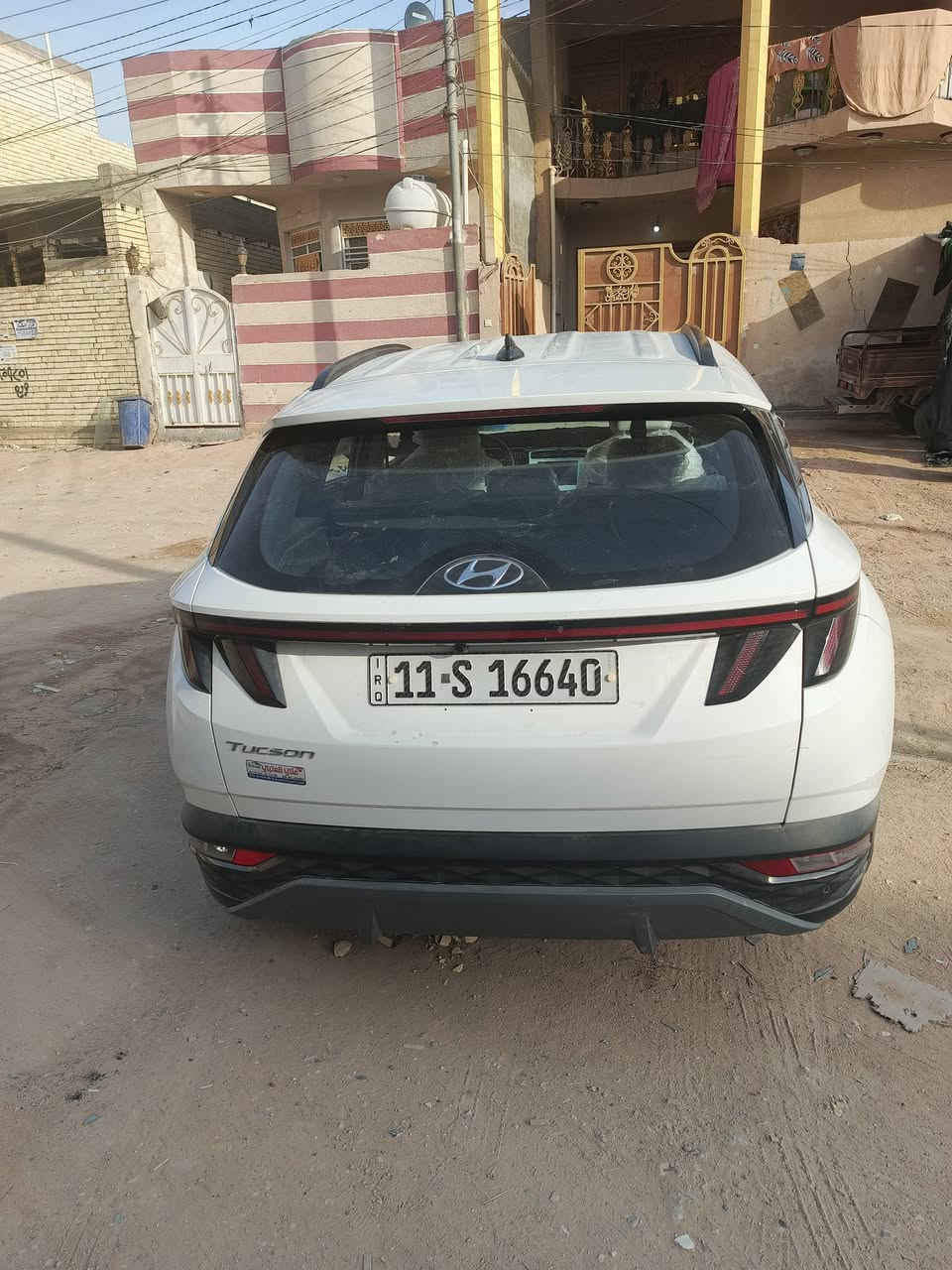 � للبيع – توسان 2024 فل كامل تقريباً / بحالة الوكالة 🚘
🔥 هيونداي توسان موديل 2024
📍 رقم بغداد إنكليزي
📏 ماشية فقط 15,000 كم
🛡️ مكفولة وكالة – خليجي
📄 باسمّي (نقل فوري)

السيارة زيرو استعمال خفيف جداً، نظيفة من الداخل والخارج، بدون حوادث أو صبغ، بحالة ممتازة جداً وما تحتاج أي مصروف.

✨ المواصفات:

 • شاشة كبيرة + كاميرا خلفية
 • حساسات أمامي وخلفي
 • جنوط ألمنيوم وكالة
 • إنارة LED
 • تحكم دركسون
 • مرايا كهرباء
 • تكييف ممتاز
 • أنظمة أمان متكاملة

🚗 سيارة بيت، استخدام شخصي، سبب البيع تبديل.

💰 السعر: (2 شده و 25 ورقة) قابل للتفاوض للجادين فقط
📞 للاستفسار الاتصال ***********
