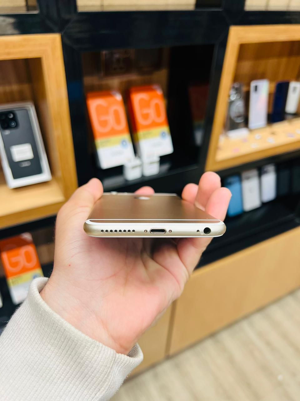 ايفون 6 بلاس (S)
ذاكرته 32 بطاريته 100
امبدل اشاشه وبطريه اصليات 
يوتيوب وبقي برامج توصال شغللت  طبيعي
سعر 65 الف اتصال وتساب ***********
السم  المكتب تقنيه المستقبل

 عنوانا 🏠 ديالى 🍊 بعقوبة 💡 المفرق 💎 قرب المدخل الرئيسي شارع العريض
