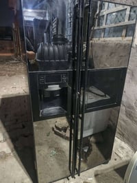 ثلاجه سامسونج نضافه 90/100 السعر 350 المكان بغداد المشتل للاتصال 07733...