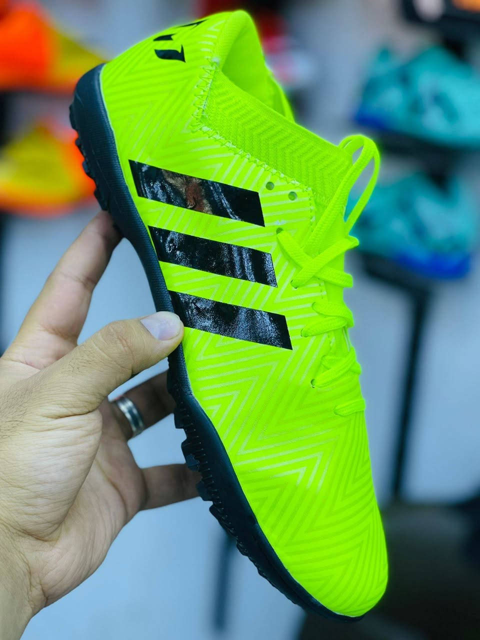 #اثير_للاحذيه_الاوربيه_باله_الجديد
عرض خاص لمده 3 ايام فقط 
لابجين مسي  درجه اولى  سعر 14 الف
لابجين F50  فيتنامي اصلي اديداس  سعر 16 الف 
لابجين اديداس محبب درجه اولى  فيتنامي  سعر 16 الف 
لابجين ريكي  سعر قطعه  13 الف   قطعتين 25 
لابجينات نايك  سعر قطعه  5 الف فقط 
موجود كافه الالوان والقياسات 
ادريس  شورت وبدي ريال مدريد شركه اديداس سعر 9 الف 
طوبات دوري ابطال  خياط باكستاني سعر 12 الف
العنوان / حبانيه سيسي سوق العصري مجاور قاعه البوريشه
هـ/ ***********
