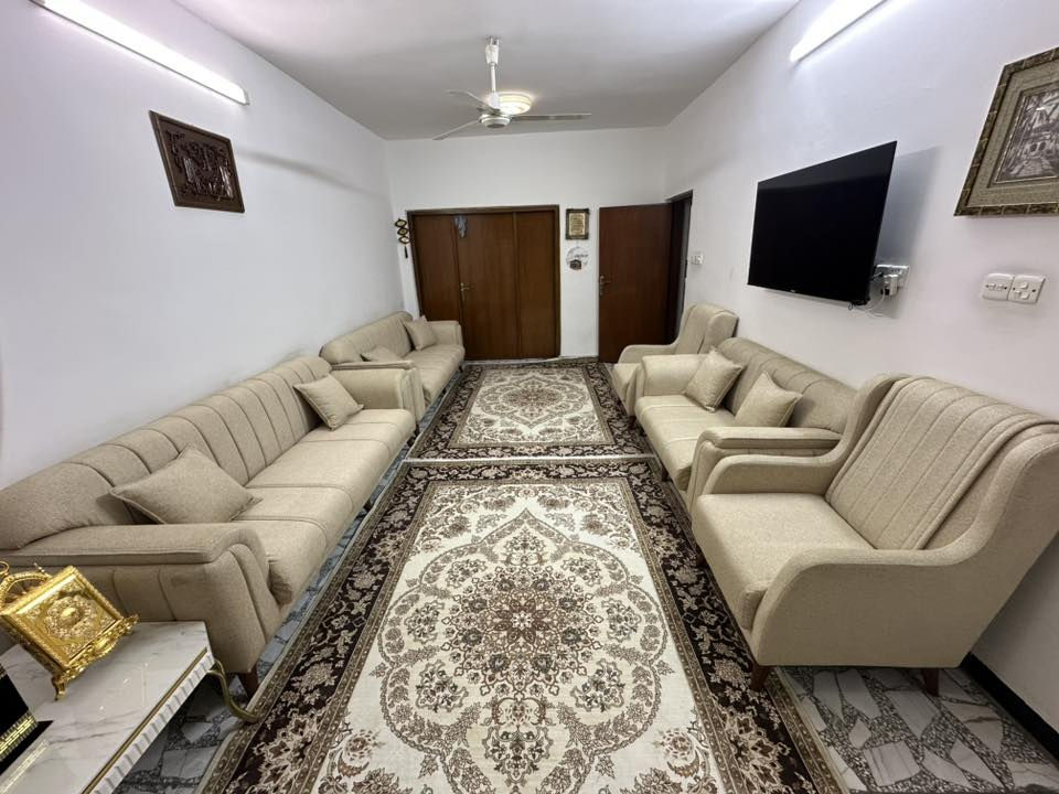 تخم قنفات عراقي جديد ونظيف جدا شغل درجة اولى السعر ٦٥٠ وبي مجال بسيط مكانه المشتل حي المعلمين 
هاتف ***********
