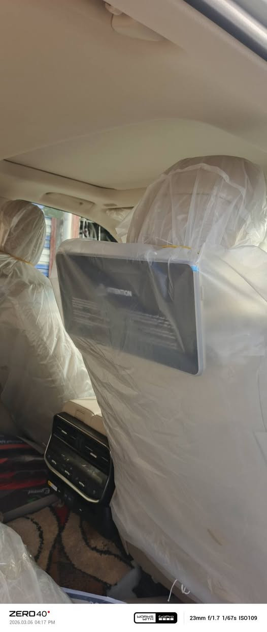 السلام عليكم لاندكروز للبيع موديل 25 سياره فول مواصفات رادار تحديد مسار كاميراتهرادار محيطي للشاشات ثلاثه سياره مقفوله كفاله عامه السياره مغلفه كاملا وضمان بالتغليف عشر سنوات سياره زيرو سياره معروضه بتسع شدات و30 ورقه فئه السياره vx $930 ***********
