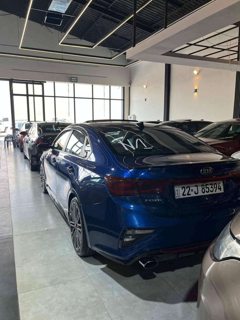 كيا فورتي ( ***********) 
الفئة GT فول موصفات 
محرك 16 تيربو 
بيها قطعه وحده فقط جاملغ اليمين  قطعة واحدة 
ماشيه 67
الوحة اربيل خصوصي
اللون نيلي 
مادة المقعد جلد
عدد المقاعد 5
قطعتين تبريد
 السعر 152 بيها مجال
