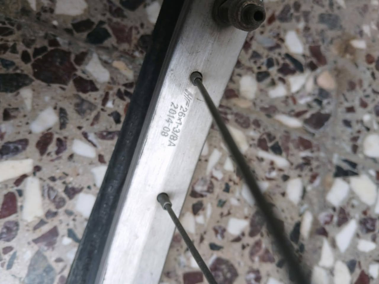 بايسكل بناتي حجم ٢٦ للبيع أحد تايراته بنجر السعر والتفاصيل عالخاص ت ***********
