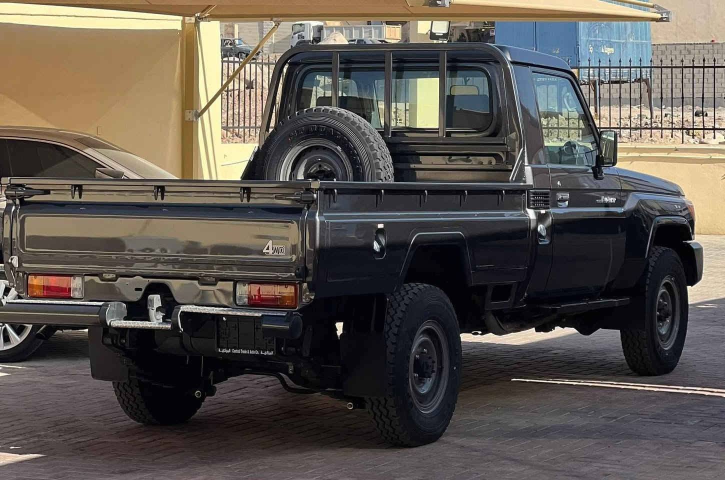 ﷽

إمتلك الآن TOYOTA LC70 ( شاص ) 2023 جير عادي / ديزل 

♦️بدفعه اولى  40 % على الهويه الشخصيه فقط  

♦️فترة سداد تصل لغاية ٨ سنوات 
 
المواصفات :

▪️محرك 6 سلندر / 4000cc ديزل 
▪️ تنك ديزل عدد ٢ 
▪️دفع رباعي
▪️مقاعد قماش  
▪️دخول مفتاح 
▪️جير عادي ٥ سرعات
▪️شاشة راديو
▪️مكيف 
▪️ديفلوك 
▪️ايرباغ 
و العديد من الإضافات

للإستفسار : ***********791009996

او تفضلو بزيارة معرضنا 
المنطقة الحرفية - بالقرب من مركز تويوتا للقطع و الصيانة و من الترخيص بجانب مسجد الفلاح .

أو من خلال اللوكيشن ⬇️

♦️تُطبق شروط واحكام البنك


**إذا كنت صاحب هذا الإعلان وتريد حذفه لأي سبب، رجاءا أرسل رسالة إلى الدعم الفني**
