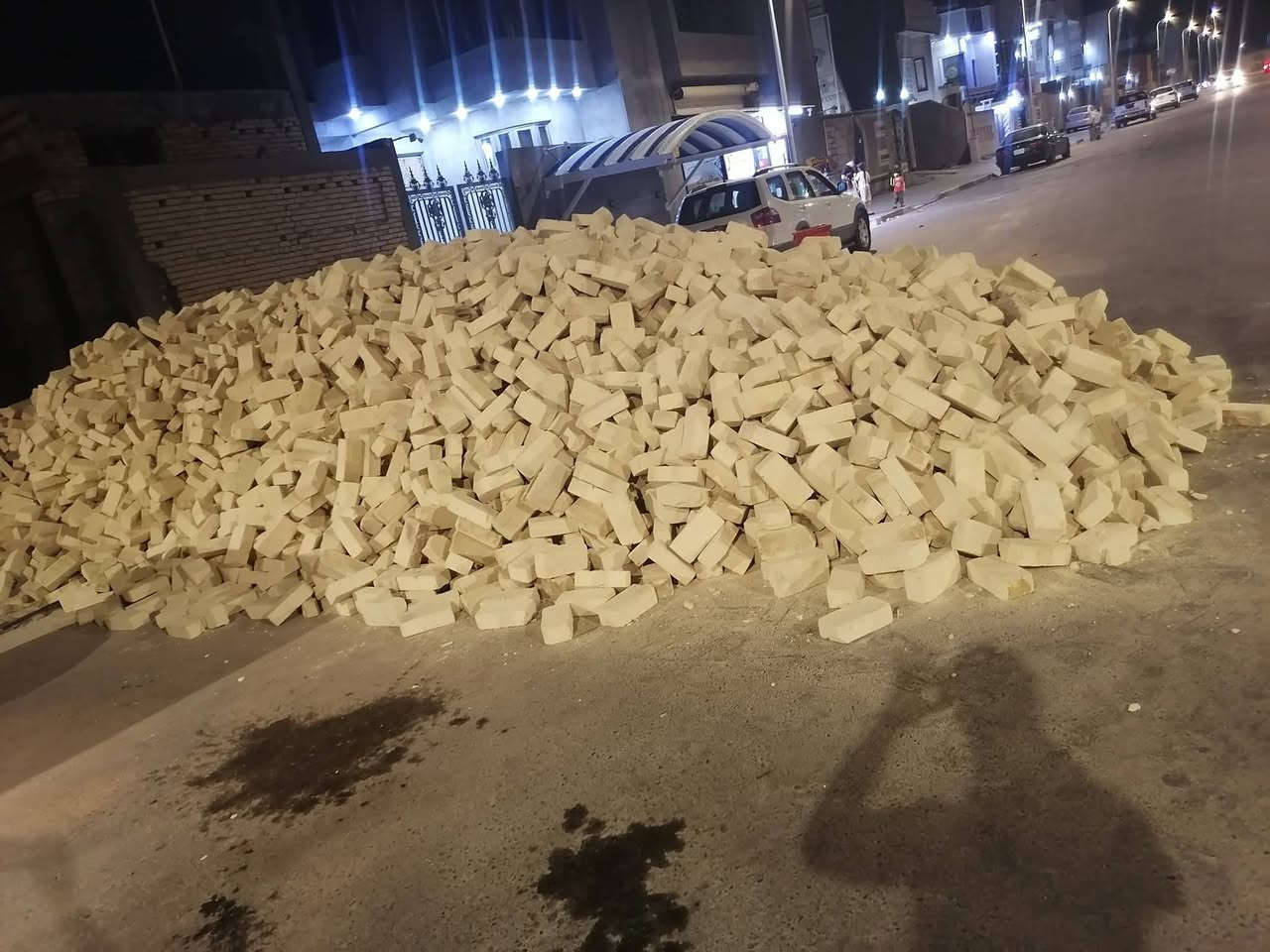 طابوك بسعار مناسبة طابوك عمارة قالب قويه وركن عدد مضبوط زياده 300توصيل بصره عماره قظيه ونواحي ***********
