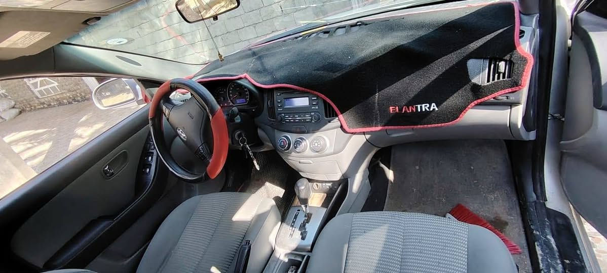 السلام عليكم ادوات ادوات ادوات النترا افانتي 2010 دخول جديد وجديدة ليزرية تحكم ستيرن جهتين ستيرن كهرباء سيدي السبارة بلادية شغل درجى اولى للبيع السعر 41 وبيه مجال 
***********
