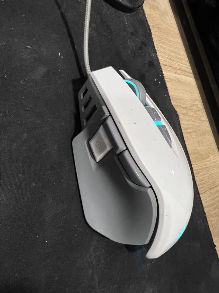 سلام عليكم تجميعه للبيع مواصفاته المعالج 9900 19 intel core
المذر بورد TUF 2390-PLUS GAMING 
الرامات 32 DDR4
سعة التخزين 2512 GB
كارت الشاشة NVIDIA GeForceRTX 2070 Super 
الشاشة 240 Alienware 25 Gaming Monitor AW2521HF 240HZ السعر مليون و ٣٠٠ بيها مجال بسيط مكاني نجف التجميعه مع الميز بس بدون كرسي الي يريد الكرسي سعره وحد موبايل *********** ايضا تفاصيل التجميعه بالصور موجوده
