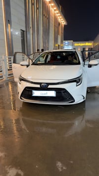 كورلا هايبرد موديل 2024 ماشية 38 الف كيلو مكفولة من الشخط والحادث والب...