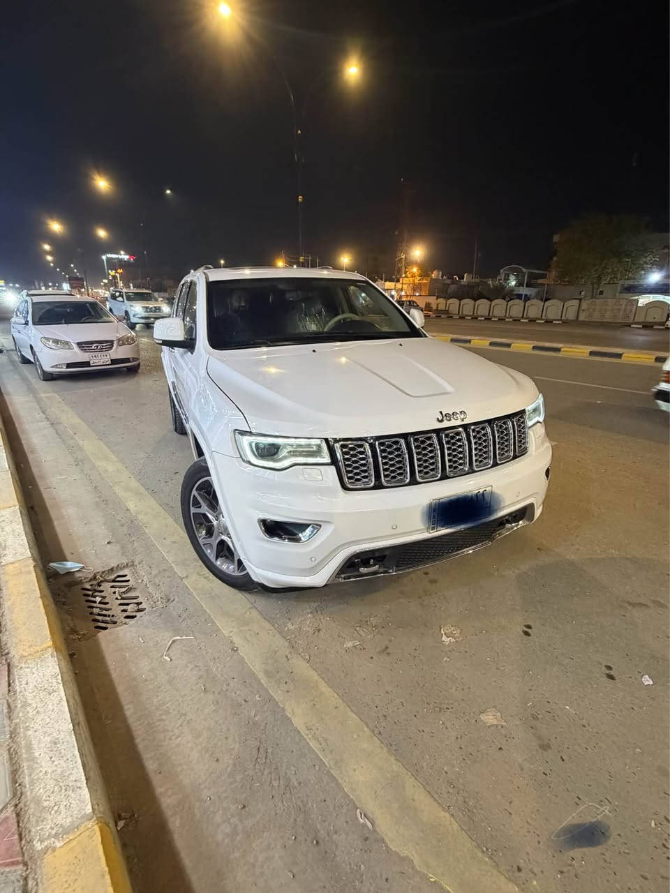 السلام عليكم  للبيع  او المراوس
جيب جراند شيروكي اوفر لاند فول  2019 (خليجي)
مكفوله كفاله عامه  ماشيه86
المكان النجف الاشرف
رقمي***********
 
#المواصفات :
1. رادار . 
2. نظام وقوف السيارة الذكي. (AUTO PARK)
3. تحذير الخروج عن المسار .  
4. نقطة عمياء .
5. دفع رباعي 4x4 . 
6. فرش المقاعد من الجلد . 
7. صفي المقاعد الأمامية كهربائية .
8. ذاكرة لحفظ وضعيات الجلوس . 
9. صفي المقاعد الأمامية مع تدفئة . 
10. صف المقاعد الخلفية مع تدفئة . 
11. ويل قياس 20 انج .
12. مقود السائق كهربائي . 
13. تدفئة ستيرن . 
14. سقف بانوراما .
15. شاشه كبيرة 8.4 انج .
16. نظام الملاحة (GPS) . 
17. نظام خاص للطرق الوعرة . 
18. مصابيح امامية زنون . 
19. المصابيح الأمامية مع LED لايت . 
20. كشافات ضباب بروجكتر زنون . 
21. تشغيل عن بعد .
22. صندوق كهربائي .
23. حساسات أمامية . 
24. حساسات خلفية .
25. كاميرا خلفية .
26. بخاخ ماء لتنظيف المصابيح الامامية .
27. مرايا متحسسه للضوء العالي . 
28. مرايا جانبية قابلة للطي . 
29. بلوتوث تلفون . 
30. محدد سرعة . 
31. نظام تشغيل واطفاء اوتماتيكي للمحرك للتوفير من صرف الوقود . ( Auto Start System ) .
32. نظام بريك اوتماتيكي ( Auto Break System ) .
33.نظام الجوبلس تصعد وتنزل جكات فول 
-------------------- النجف, العراق
