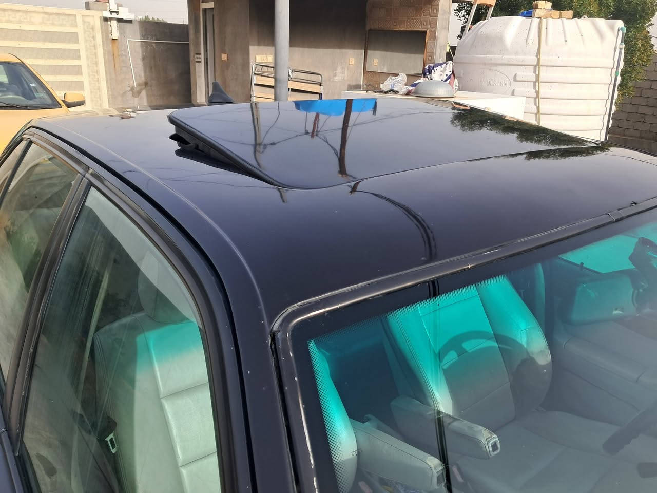 السلام عليكم 
للبيع 735 مفتوح
موديل 93
كير مكينه تبريد كهربائية
جاهزة كلهة 
دبل ايرباك 
دبل كمبيوتر 
داخل ابيض بلاد 
تخم تاير جديد 
السيارة جاهزة للأخير 
مكاني بغداد الدورة هور رجب
السعر 59$
***********
