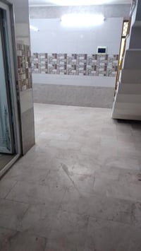 حي الشباب • ٣ غرف • بناء حديث