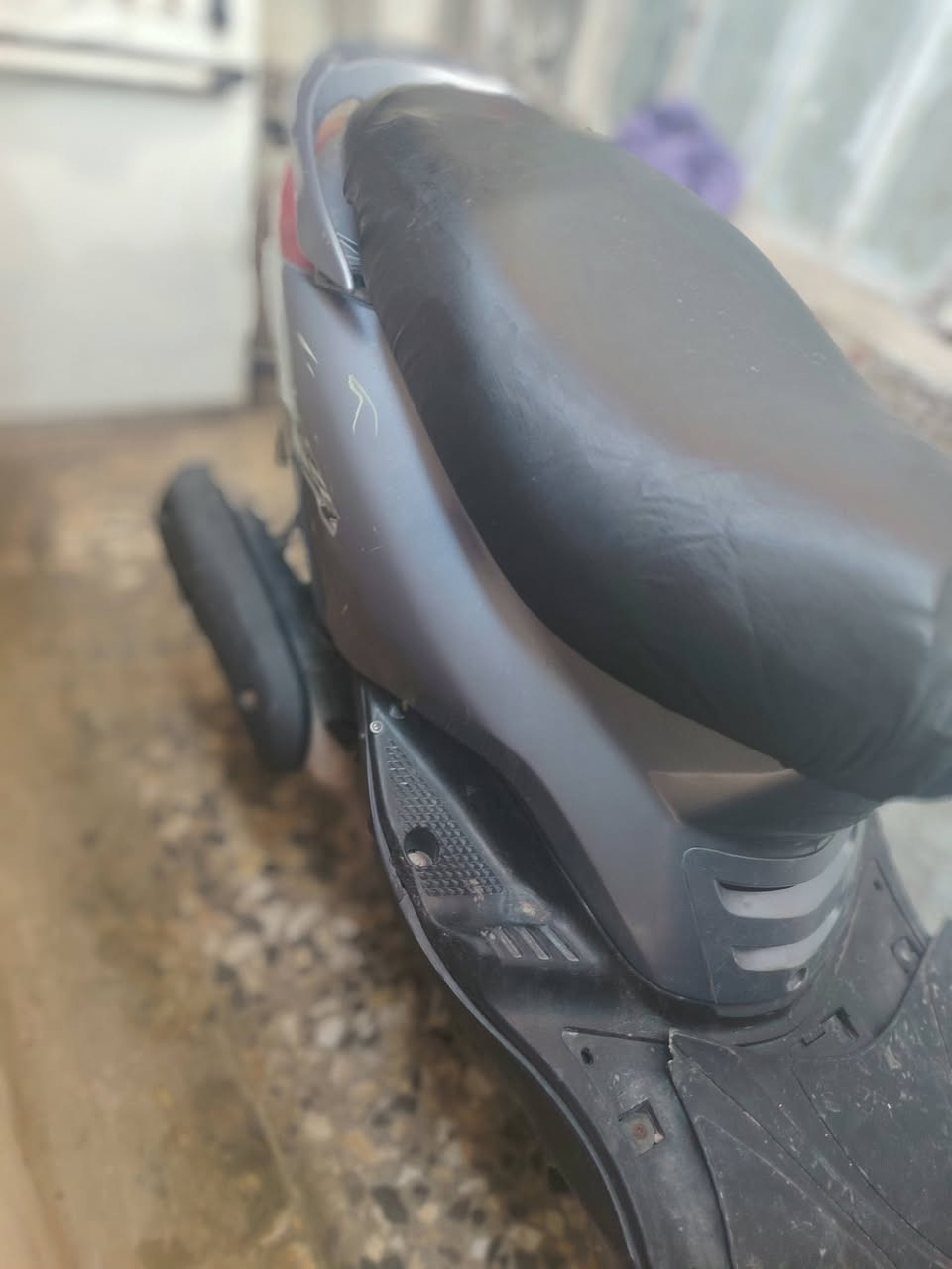 سلام عليكم دراجه بريز تخبل معدل وشلعه مابيهه اي نقص جيب فيتر وياك اذه يطلع بيهه شي تاخذهه بلاش لا نضوح ولا تنقيص كهربايات كله شغاله لايت اشاير بس نقص شي واحد بيهه ابني مخلي خشبه صغيره بل فتحه مال سويج وماجاي يشغلهه سويج رايدلهه تبديل بس هاي نقصهه تأخذه من باب بيتي *********** مكاني جكوك الأساتذة سعرهه 650
