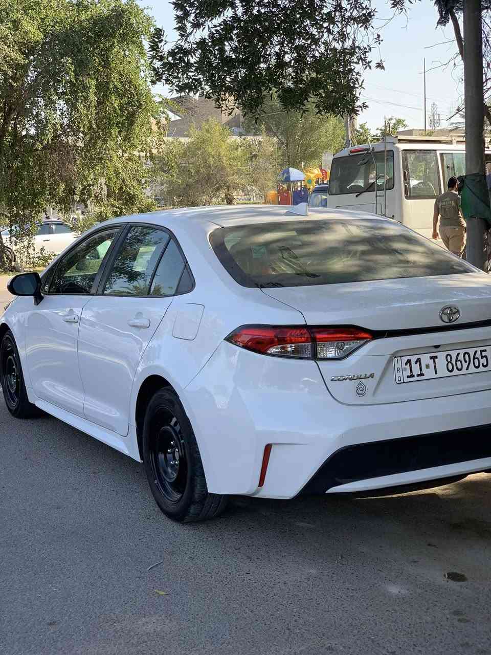 السلام عليكم شلونكم اخوتي للبيع كورلا موديل 2020 السيارة جديدة بدون اي نقص السيارة ماشية 126 الف كيلو متر السيارة حادث من امريكة بس جاملغ خلفي وبل عراق نصبغ عندي باب وجاملغ يعني 3 قطع صبغ السيارة بدون دواخل وبدون ايرباك كير ومكينة كفالة   مكاني بغداد الشماعية والشراي يخابرني هاذ رقمي ***********
