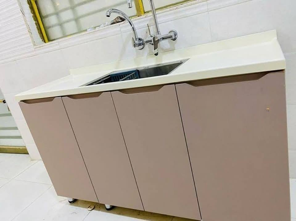 كاونتر للبيع
كاونتر مترين ونص والسنك متر ونص 
كلة مرمر
الحوض استيل
استعمال يومين فقط


**إذا كنت صاحب هذا الإعلان وتريد حذفه لأي سبب، رجاءا أرسل رسالة إلى الدعم الفني**