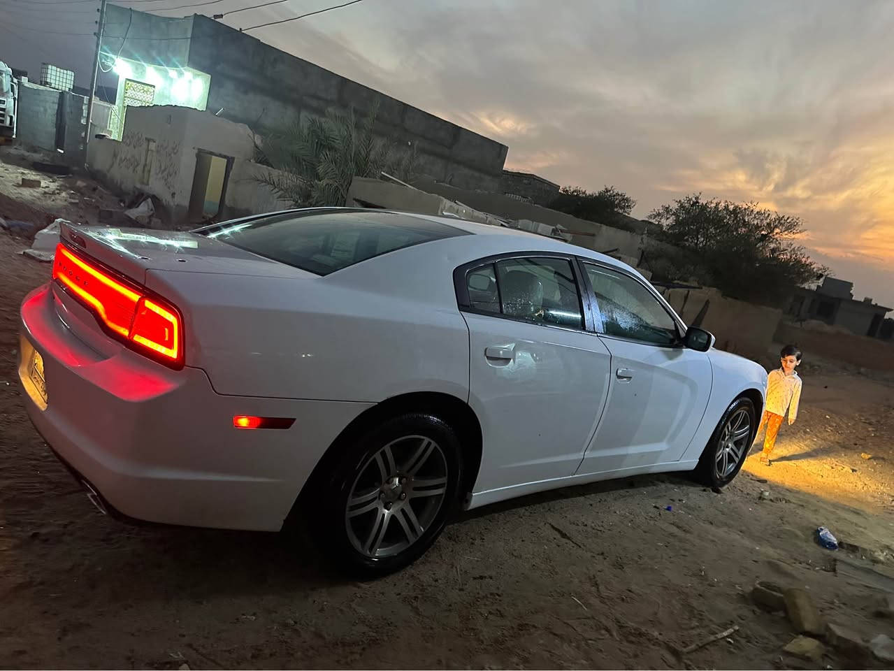 سلام عليكم جارجر 2011 سياره كفاله عامه وارد كندي كفاله من الكص والعيب الشرعي ومن الضربه سياره باسمي مداور ثاني يوم محرك كير مكفولات تخم تاير منضومه زنون عالي وناصي مسويلها ادامه نوزلات مجاول بلكات تبريد شغال سياره جاهز فقط بيها خياسات بسيطه مكان سياره بصره سفوان *********** وتساب Singapore
