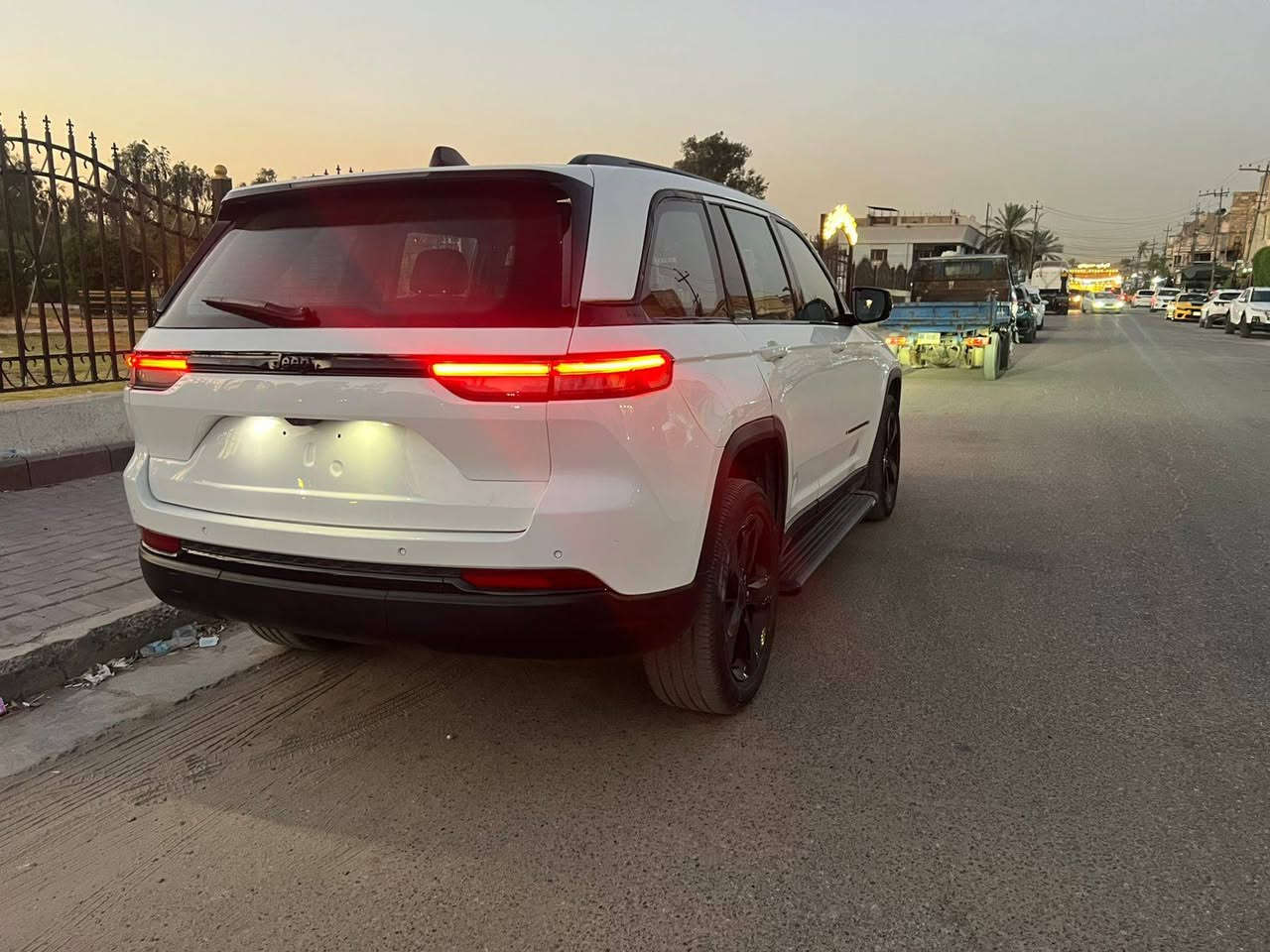 🚗 للبيع: جيب كراند لاريدو 2023
📍 مكان السيارة: بغداد
📞 للتواصل: ***********
او الاتصال على: ***********
📊 المسافة المقطوعة: ١٩ ميل
🛠️ المحرك: 6 سلندر 3600cc

السعر٢٨٥🔥 قابل للتفاوض
 مرقم وكامل 285 

⚙️ المواصفات:
• مواصفات نص فول
• تحديد مسار
• رادار أمامي
• قيادة ذاتية
• صندوق كهربائي 
• شفتات خلف الستيرن
• شاحن وايرلس
• تشغيل عن بعد
• رادار في المرايا
• تبريد قطعتين
• يتوفر بها مواصفات أخرى

⚠️ أضرار السيارة:
• وارد أمريكي
• صور الحادث مرفقة مع الصور

📌 تفاصيل إضافية:
رقم بغداد بسمي
• لون السيارة: أبيض بغداد, العراق
