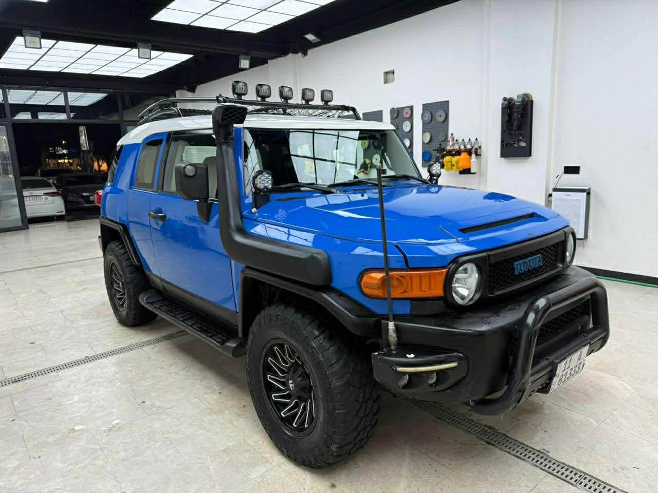 السلام عليكم اخوان للبيع او مراوس بتاهو او يوكن حصراً 

السعر 110 قفل من الاخير وماكو هيج سعر بكل سوك 

تيوتا اف جي موديل 2007 السياره جاهزه ومناقصهه برغي 

بيهه صبغ عام شاصي لغد محرك كير فوو ويل كهربائيات كلها شغاله 

السياره حالياً مرفعه 5 انش ترفيعه حلوه ومرتبه 

عليها اضافات بسيطه ترايك وين متريد ماشيه ١٢٥ الف كيلومتر 

رقم بغداد الجديد 

مكان السياره بغداد المنصور

0775 624 7292
