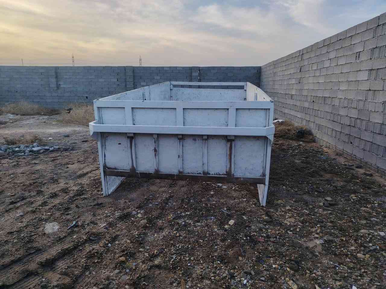 سلام عليكم محجر كنتر شخاطه مغلف العنوان بغداد مدينه الصدر السعر ٣٠٠ وبي مجال ***********
