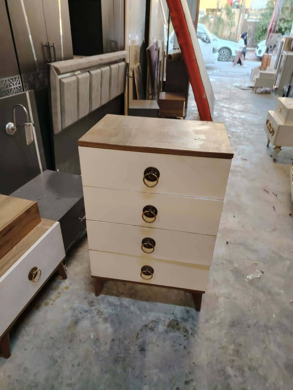 غرفة نوم مستعملة🇹🇷
 نضافة85 ٪💯
عدد القطع / 9
شازلون /📥 
نضام / أبواب 💢 
سعرها / 700 💸
شد ونقل داخل بغداد مجاني🚛
يوجود توصيل محافضات 🚛


**إذا كنت صاحب هذا الإعلان وتريد حذفه لأي سبب، رجاءا أرسل رسالة إلى الدعم الفني**