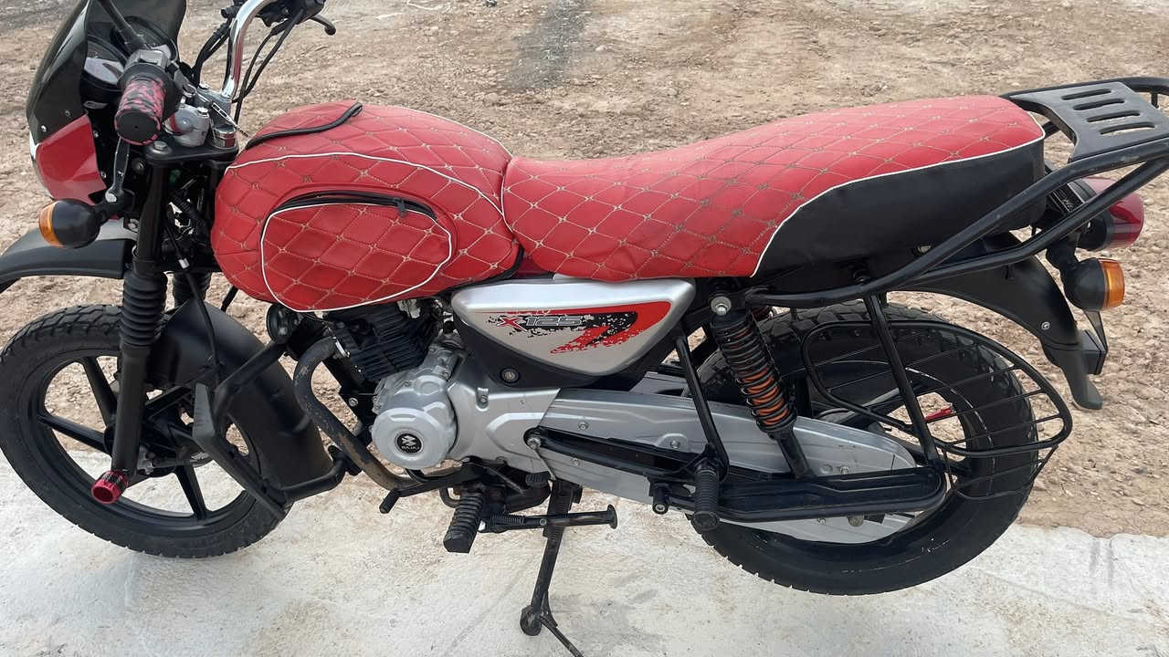 سلام عليكم بوكسر البيع مديل 23بشهر 10اوراق صولية بيهة خيط بخار كلش خفيف مكينة خرسة ماتنسمع عنواني بغداد الراشدية السعر مليون 400وبيهة مجال ***********
