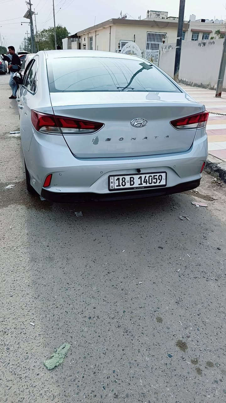 سوناتا موديل ٢٢ سياره جديده تبريد ثلج كوري بانزين فقط مكينه وكيد جدد سايد بريك بصمه كشنات كهرباء تبريد كشنات تحديد مسار سياره مكفوله من صبخ بيه بارد قليل بجاملغ المامي والباب الوره هم بارد بس مابينات  رقم بابل تحويل مباشر مكينه ٢٠٠ دوش مامفتوحه عله وضع شركه وبيه موصفات هواي بعد معروفه الد أمامي ولد خلفي ماشيه ٨٠ ألف حقيقي أريد مراوس بسوناتا  ١٤ أو ١٥ مكاني بابل الحمزه الغربي وتساب(***********) ***********
