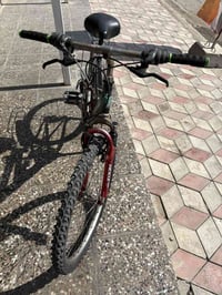 ‏سلام عليكم باي سيكل حجم 26 نظافة70 سعر الباس كل 85 وبي مجال0778027547...