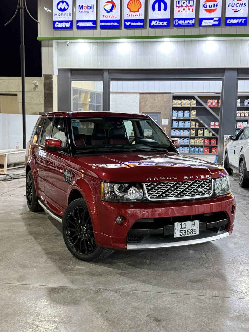 (((صلو على النبي )))
السلام عليكم 

للبيع او مراوس
 
RANGE  ROVER

موديل 2012  اصل 

فئه SPORT  

رقم بغداد بسمي 

ماشيه 98الف كيلو  

مكينه 8 سلندر سوبر 

خليجي وكاله سردار 
هنا صار بيها شخط بين الباب الخلفي والجاملغ ونرش عل كده شخط فقط باقي كلهه كفاله

فول موصفات 

بصمه تشغيل 

4 بصمات ابواب 

شاشه +كامره 

فتحه 

كشنات كهرباء 

كشنات خلفي امامي تدفئه + تبريد 

داخل احمر بلاد 

حساسات خلفي امامي 

خزن ميموري 

تدفئه ستيرن 

فول تحكمات 

مري شفط 

مري قلاب 

جكات صعود ونزول 

وضعيات قياده 

ويل مال حديث

سستم صوت ودمامي خرافي 

نظام ترحيب 

وبعد بيها موصفات هواي 

السياره جديده بمعنه كلمه ترايها شرط مال زيرو 

جاهزه من كلشي الحمدلله 

سعرهه برخص التراب فلوسك مساعد تجي تاخذهه واني الممنون 157 $ لاتعملني ب تلفوني تعال كلب واقتنع وبيك خير وتدلل
مكان بغداد زيونه خلف دار الازياء

***********
