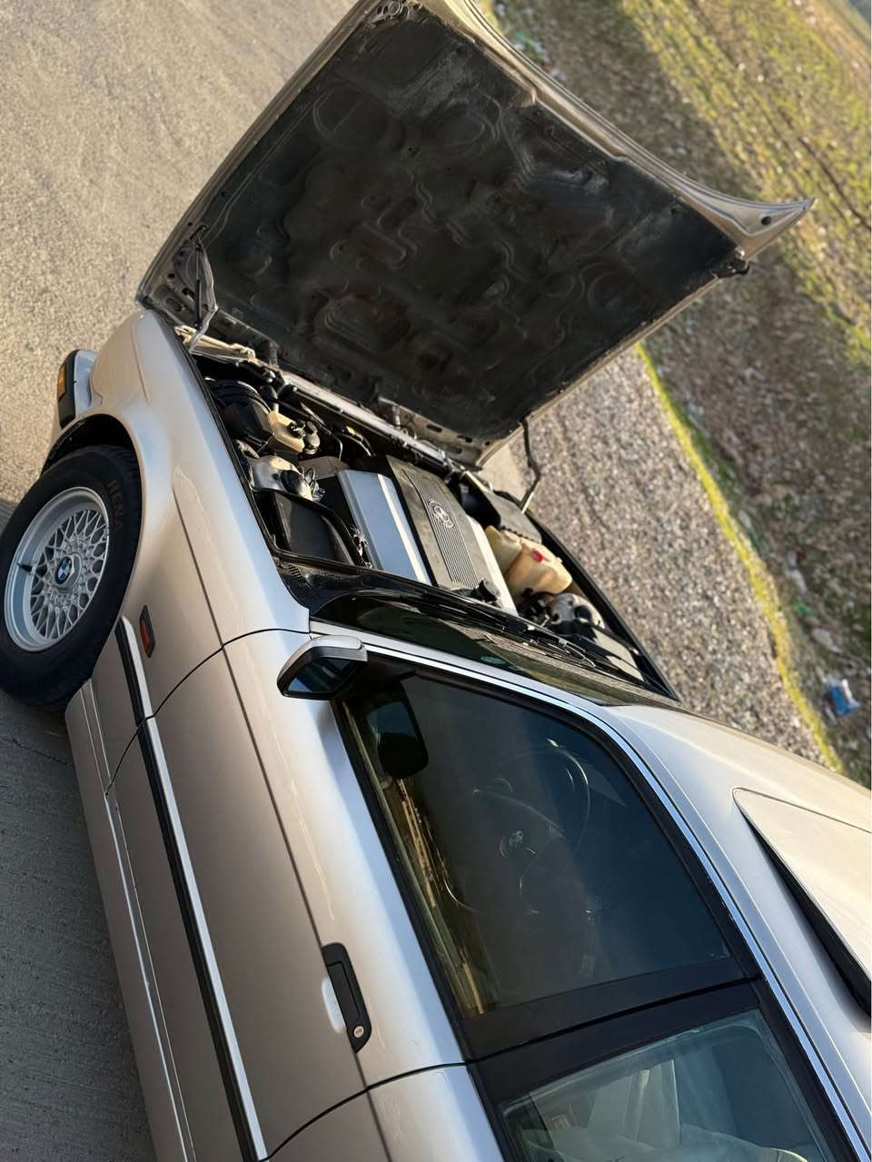 BMW 540i V8

بئێم 540 V8
مۆدێل 1991 کراوە بە 1995 بیلاد 520
پێش پان فول لە 6 کەلە سلایت  لایت ئەڵقە کۆشین جلد ناو سپی تەلەفۆن سیستەمی ئیمپی فایەر تاقانە لە جوانی رقەم سلێمانی سەنەوێی تا 2027 تازەیە بۆ زانیاری زیاتر پەیوەندی بکە
***********
***********
————————————————————————
‎الموديل: 1991 (محوّل إلى 1995)
 • محرك V8
 • سقف سلايد 
 • مقاعد جلد (كوشين)
 • داخلية  جلد أبيض
 • نظام صوتي  أمبليفاير
 • السيارة نظيفة وجاهزة
 • رقم السليمانية 
 • سنوية جديدة لغاية 2027

📞رقم تليفون 
***********
*********** كالار, السليمانية
