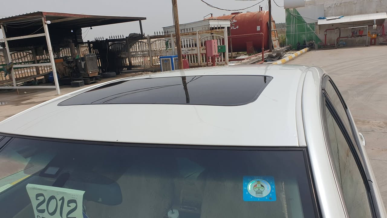 افلون خليجي فول 1/1
رقم بغداد 

موديل 12 شهر 9 

محرك 6v بلادي قبق اسود 

ماشيه ١٦٥ حقيقي 

بيه جاملغ امامي بي طخه وملح فقط 

باقي كفاله 

••• 

السعر ١٩٥ وبيها 

***********

مكان السياره واسط الصويره
