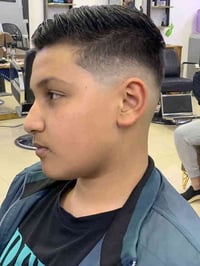 كوافير انور الحلاق  حلاقة ( الكابتن )  العنوان المجمع الترفيهي الطابق ...