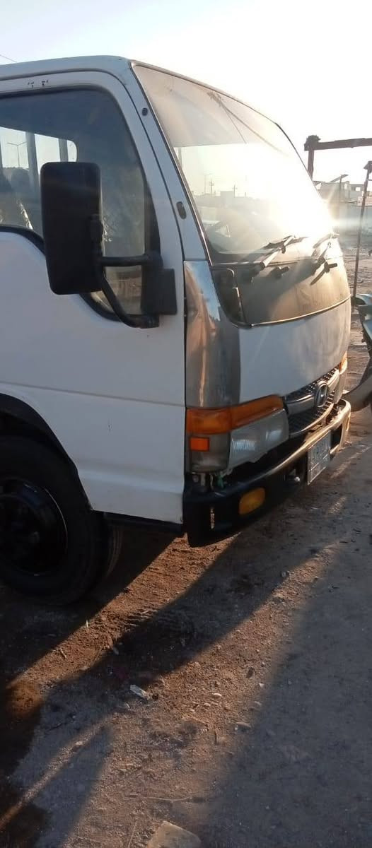 السلام عليكم ازوزه كنتر كرين موديل ٩٤ رقم بغداد تحويل ثاني يوم سنوية نافذا ٢٠١٩ سياره مابيها نقص صدر امامي وخلفي وكهربايات كل شغاله كير مكينه اكسل شواصي مكفولات العنوان ديالئ بلدروز رقم الهاتف *********** السعر ٥٥ ورقه وبيها مجال قليل
