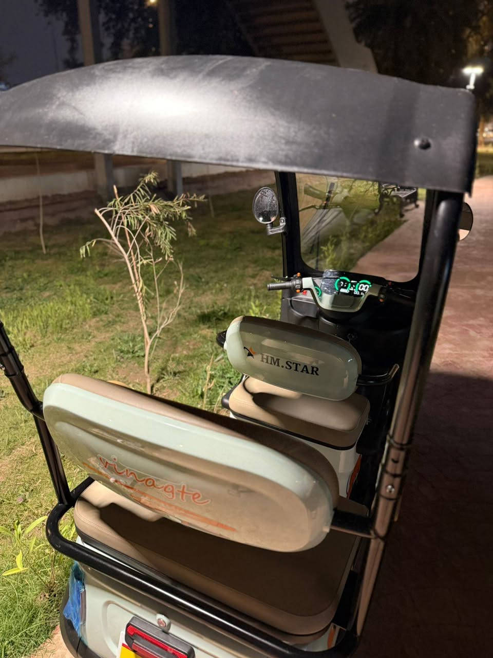 تكتك ثلالث عجلات لكبار السن والمعوقين للبيع
مواصفات
6 باتري كبير
ملف 1200w
سرعته تصل الى 50 كيلو بلساعه
تمشيك 60 كيلو بلشحنه الوحده 
تحتوي على ثلالث بريكات
شاشه ايباد كبير لاقراءة الاعطال
منظومه سماعات بلوتوث داخليه
تحتوي على هاند بريك
تحتوي على مايحات للزجاج
اشاير يمين يسار
نظام بارك
نظام الرجوع الى الخلف 
نظام 3 سرع
نظام قفل بريك
العنوان بغداد شارع فلسطين
للاستفسار ***********
ويوجود توصيل الى جميع محافضات بغداد
