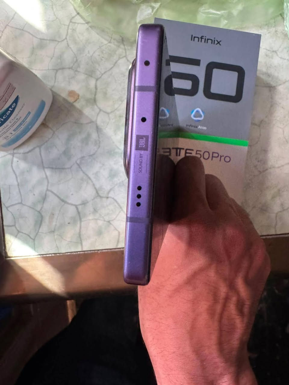 انفنكس نوت 50 برو ذاكرة 256 
جهاز مكفول  
سعر 250 
***********
