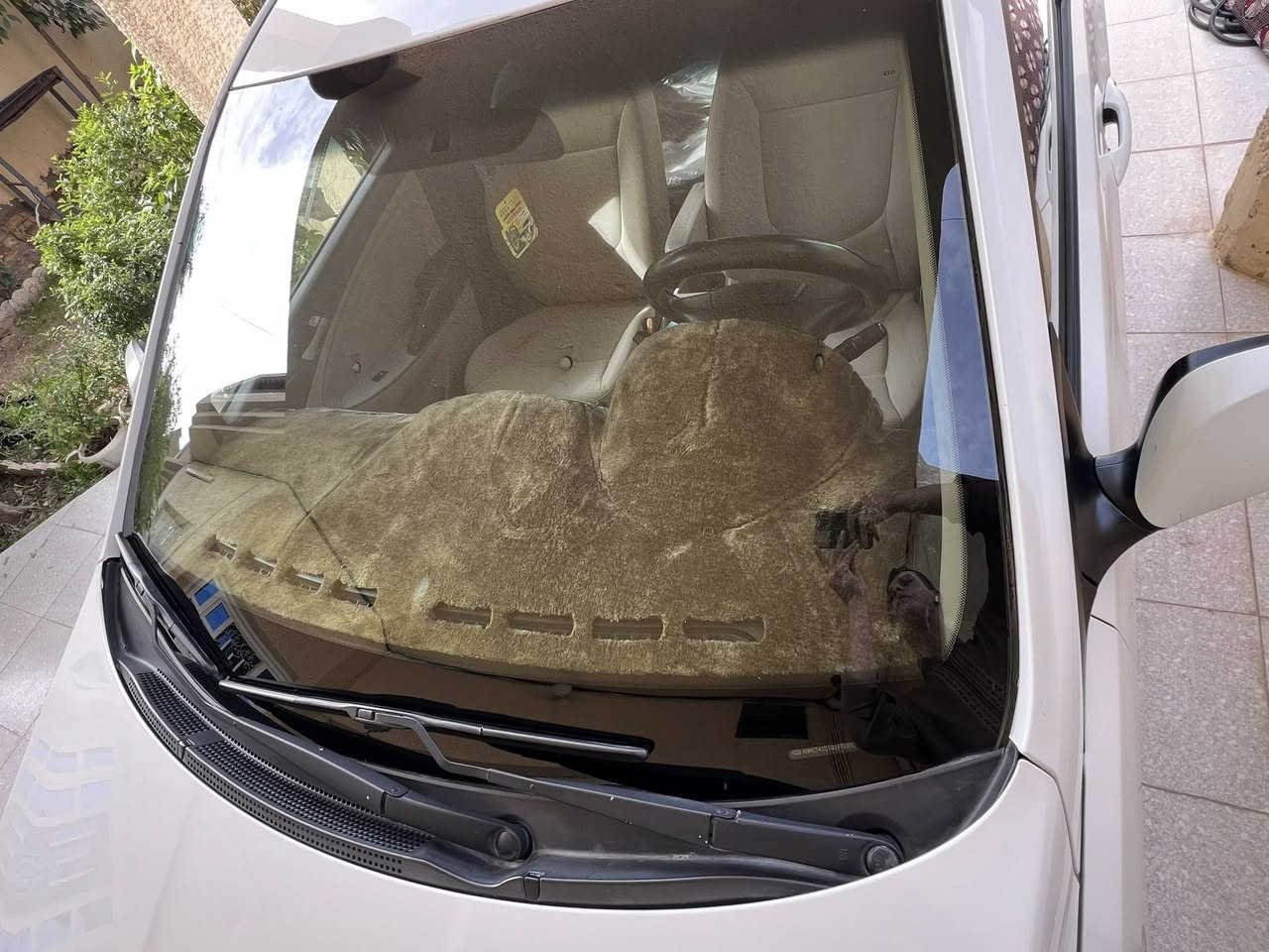 السلام عليكم 
اكسنت 2016 خليجي 
مكفوله من الصبغ والتبديل عدا رصعه في الباب الخلفي عكس جهه السايق موضحه في الصور 
سنويه جديده وهزه جديده وباسمي 
رقم بغداد الجديد الدولي 
السعر 118 ورقه 

مكاني بغداد المدائن 

رقمي ***********
