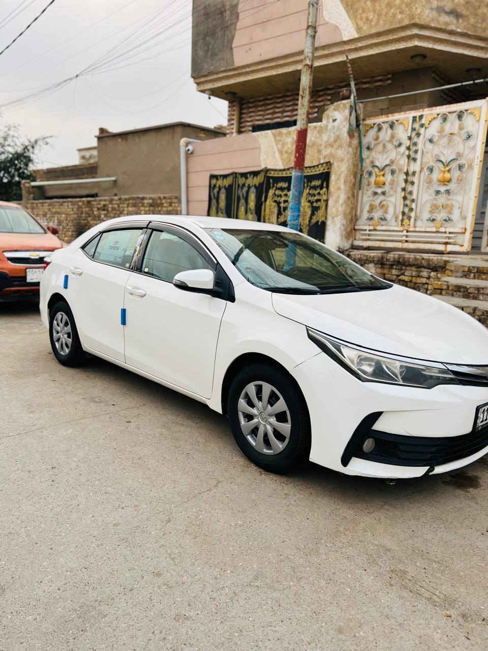 يالله
🔹للبيع فقط بدون مراوس 
🔸كورلا   2017
🔹الشركه العامه سنويه ٢٠٢٩ رقم  النگليزي الجديد 
🔸السياره بأسمي تحويل ثاني يوم
🔹كير مكينه حداديه تخم تاير  كلهن مكفولات تبريد ثلج
🔸 مكاني الكوت رقم السياره بغداد
🔹 سياره بيها قطعتين صبغ بونيد وباب السايق بدون دواخل 🔸الباب مشخط وصبغته ول بونيد هم مشخط وبي طخه 
🔹السعر  (145) وبيه مجال 
🟠((  ***********  ))☎️ ابو كرار
