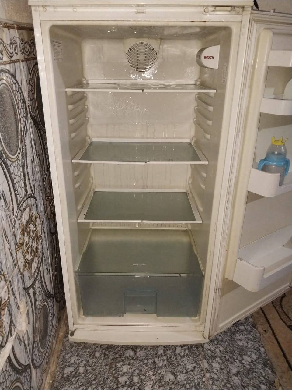 سلام عليكم ثلاجه للبيع نضيفه هاي كدام عينكم علفحص تبريده ثلج الستفسار عله هاذ الرقم *********** مكان بغداد الشعله
