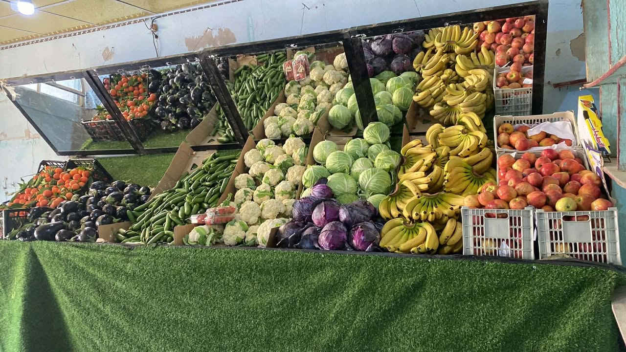 سلام عليكم لبيع عارضة مال خضره  كامله اهي والعاكسات جاهزات قياسهن (طول 4 متر وعرض 1 متر ) مناسبات مكان سماوه وركاء ***********
