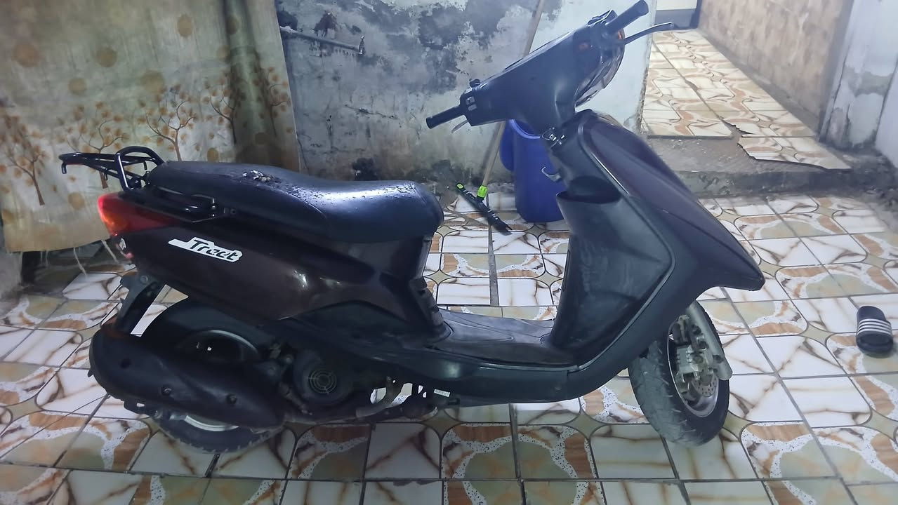 سلام عليكم دراجه بريز محرك مفتوح دراجه خير من الله شغاله هندر تحتاج راجز مال سلف و ستان تعليك شكله موضح بل صوره اوراقها ضايعه سعره 600  تجي تفحص يله تاخذه عجبتك بل عافيه عليك مكان بغداد ساحد عدن


**إذا كنت صاحب هذا الإعلان وتريد حذفه لأي سبب، رجاءا أرسل رسالة إلى الدعم الفني**