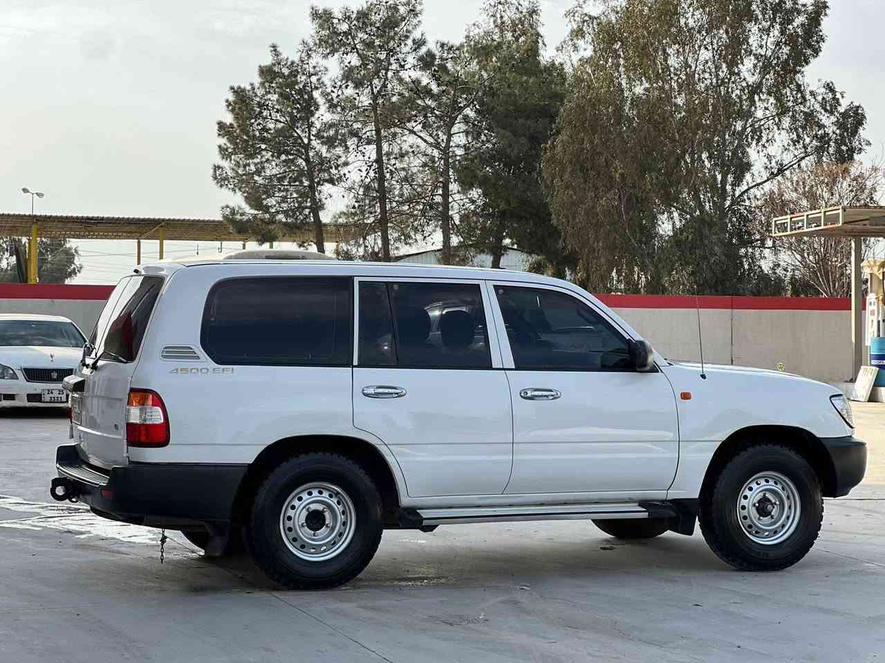 مۆنیکا 2001 تاقانە و دانسقە ١٤٠ گەڵا 
فول عادی G 
ناوی نیە لە حاسیبە بەشەرت 
ڕەقەم سلێمانی سەنەوی تازەیە 
کتابی جام ڕەشی لەگەڵە 
بە ناوی خۆمەوەیە 
٤ تایەی لۆک لۆکی لەسەرە
تاقانە و تایبەتە سەیارەکە 
یەک هەزار مەسرەفی تیا نیە 
گێڕ و مەکینە و ئەکسل و دەبڵ ئەکسلی بەشەرت 
سۆنەرەکەیم داناوە 
لە دەعامی پێشەوە هەتا دواوە بەشەرت 
سعری تەنها 140 گەڵا
***********
*********** 
ئەدمینی دڵ ❤
