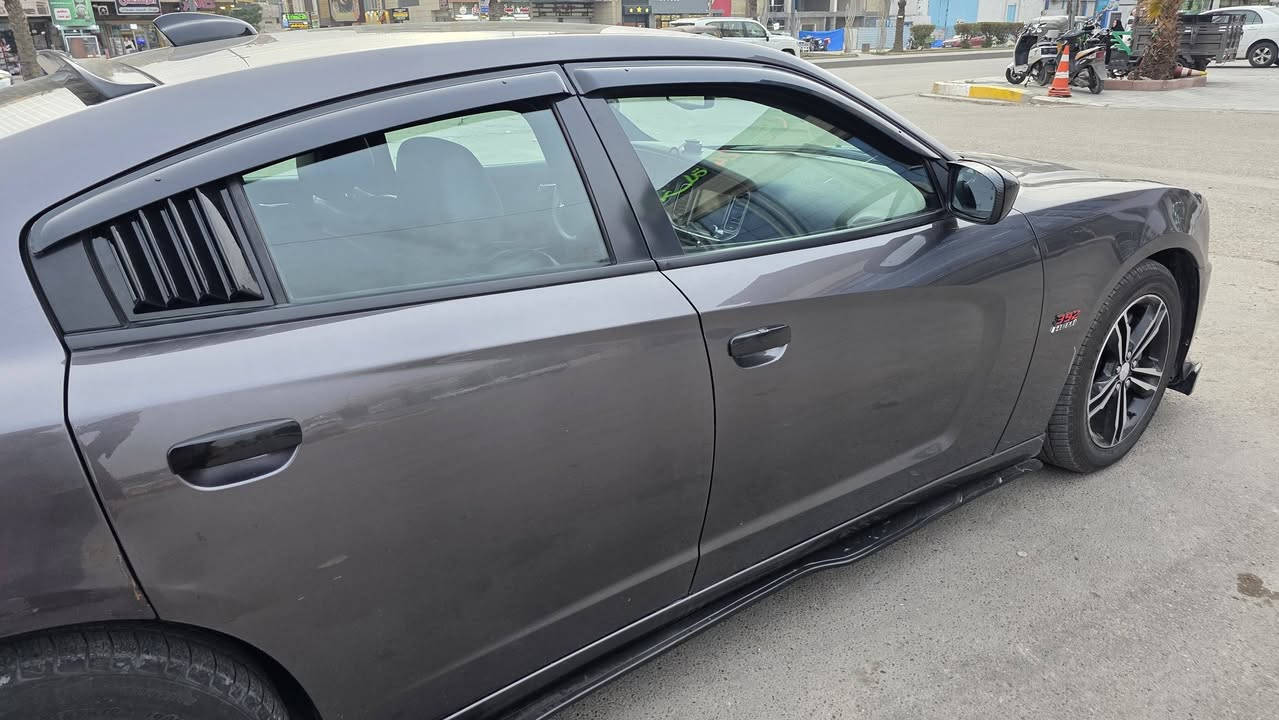 دوج تشارجر ٢٠١٤ للبيع
مواصفات كندية
- R/T  5.7 
- فورويل مفصول
-ماشيه 171 الف كيلو متر
- حادث بسيط جاملغ خلفي +قطعتين بارد صغيرة
-  بجم كبس بدون حادث 
- سيارة نظيفة استخدام شخصي ما مشتغلة على الخط ابد ولا داخلة سباق او رالي ومن هاي الاشياء
- سيارة اصولية رقم انكليزي بغداد جديد سنوية 2031 بسمي 
- وبيها هواي مواصفات السعر المطلوب ١٦٥ورقة 
- مكان السيارة بغداد 
-الاتصال ***********
