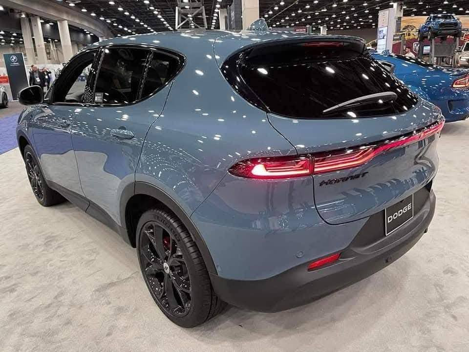 dodge hornet GT / دوج هورنيت
الموديل : 2023
المحرك : 2000 توربو 

#المواصفات
بانوراما
شاشة حجم كبير
كار بلاي
كشنات جلد + كهرباء + ذاكرة
تدفئة وتبريد بالكشنات
تدفئة وتبريد بالستيرن
شفتات تحكم بالستيرن
تبريد قطعتين امامي + خلفي
المري الجاني تدفئة و اشارة ورادار
رادار امامي + جانبي
صندوق كهرباء
حساسات خلفية
كامرة خلفية
رادارات امامية + جانبيه
قيادة ذاتية
مانع تصادم
نحديد مسار
نشغيل عن بعد ابواب دخول ذكي
دفع رباعي AWD
كير 9 نمر
سماعات harman/ kardon عدد 14 سماعة
كيجات دجيتل رقمية
نضام اوتو ستوب لتوفير الطاقة اثناء الازدحام
type c + USB مدخل شواحن
wireless charger شحن لاسلكي

مرقم جاهز رقم بغداد 🇮🇶
السيارة اعلى شي بالمواصفات 1/1مراوس


**إذا كنت صاحب هذا الإعلان وتريد حذفه لأي سبب، رجاءا أرسل رسالة إلى الدعم الفني**