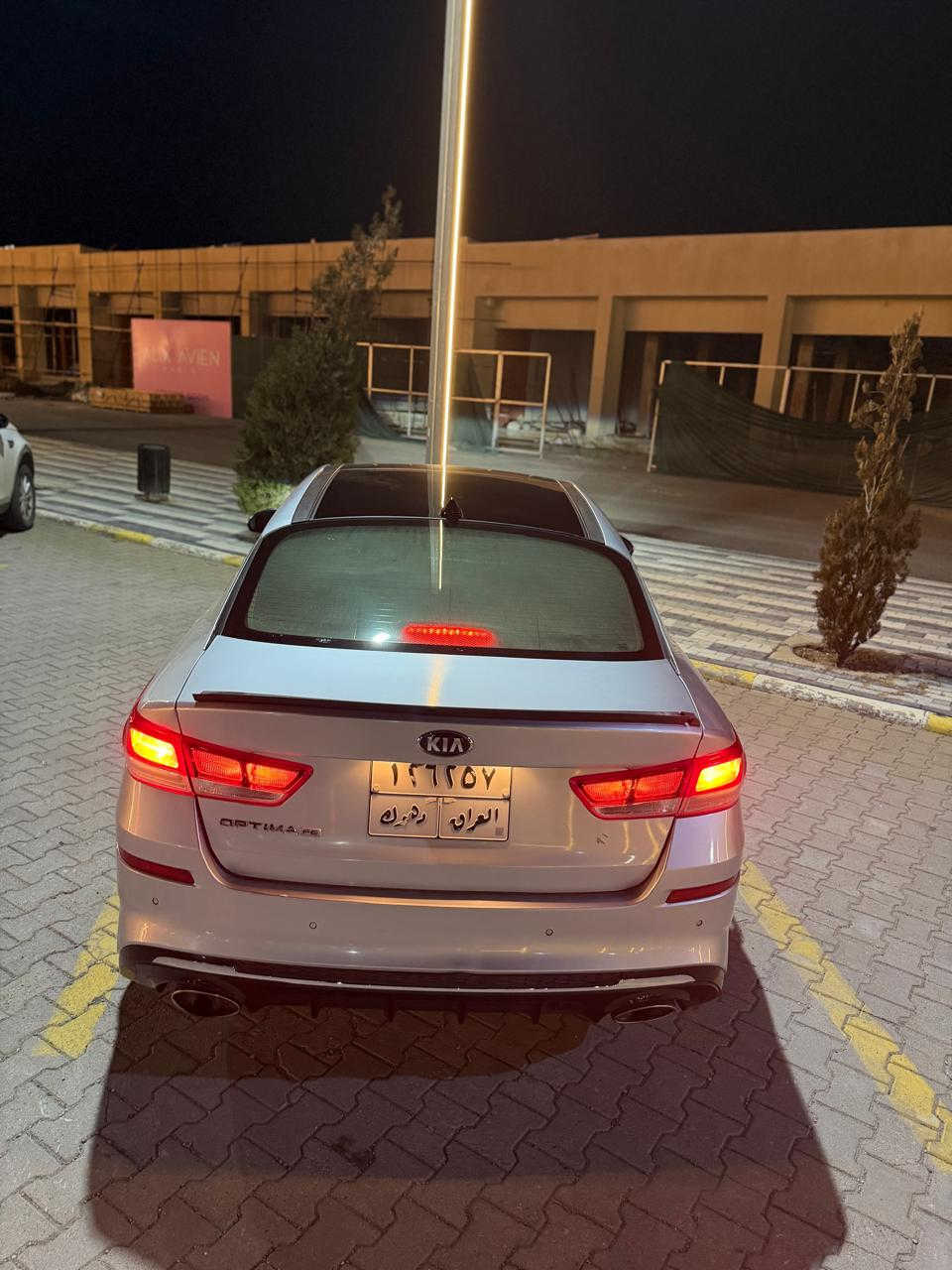 تمام 👍 هذا النص بالعربي وفي فقرة واحدة مع السعر ورقم الاتصال:
للبيع كيا أوبتيما FE موديل 2019 فل أوبشن، لون فضي مع داخلية حمراء، ناقل حركة أوتوماتيك، ماشية 78 ألف مايل. السيارة عنوانها Clean Title وبحالة ممتازة جداً. مزودة بفتحة سقف بانوراما، مقاعد أمامية تبريد وتسخين، ستيرنغ تسخين، تشغيل بصمة مع زر ستارت، كروز كنترول، شاشة لمس، بلوتوث وUSB، كاميرا خلفية، حساسات ركن، تكييف أوتوماتيك مزدوج، جنوط ألمنيوم، زجاج ومرايات كهرباء، ABS ووسائد هوائية. ملاحظة: باب الترن الخلفي مصبوغ فقط بدون أي ضرر شاصي. السعر 13,800 دولار أمريكي. للاتصال: ***********
إذا تحبها أقصر للإعلانات أو بلهجة عراقية أكثر، أضبطها لك فوراً 👌🚗
