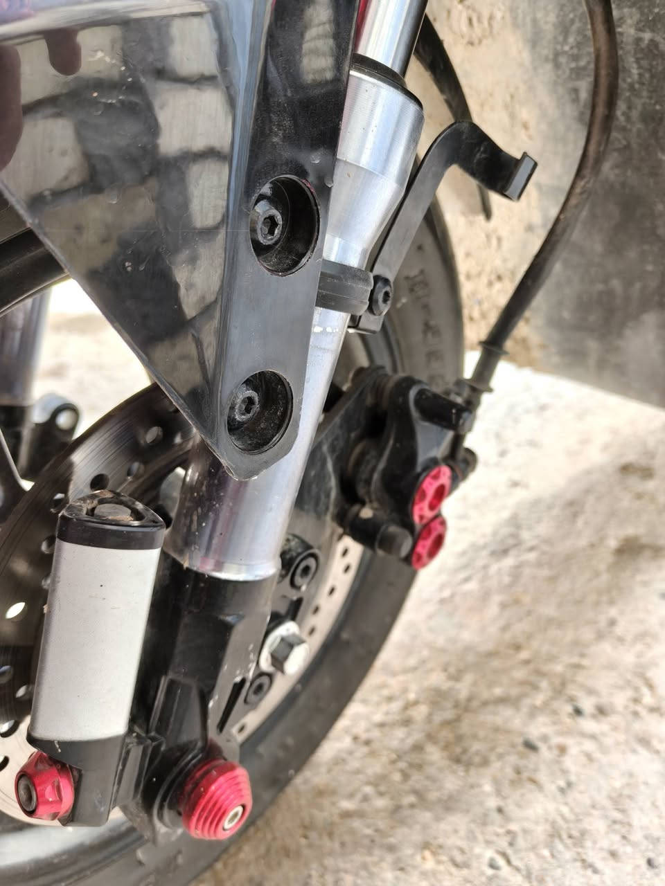 لسلام عليكم دراجة كاسحة شحن البيع مكاني أبو غريب وهاي الدراجة كدامك نضافتها فول مستخدمة شهرين ماشية 600 الدراجة بيها كارت شاشة وسويجين وبصمة السعر على خاص تعال وميكون خاطرك لة طيب


**إذا كنت صاحب هذا الإعلان وتريد حذفه لأي سبب، رجاءا أرسل رسالة إلى الدعم الفني**