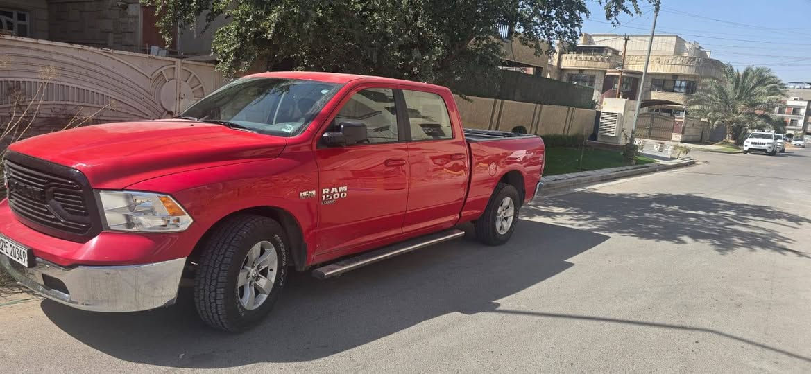 دوج راح موديل ٢٠ كلاسك جديده السيارة بيها جاملغ امامي فقط صبغ بدون ضرر عنوانها بغداد *********** السعر ١٩٠$
