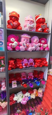 🌹✨ ليلة عيد الحب غيررررر ❤️ ✨🌹 إذا بعدك محتار شتقدم هدية؟ إحنا جهزنالك...