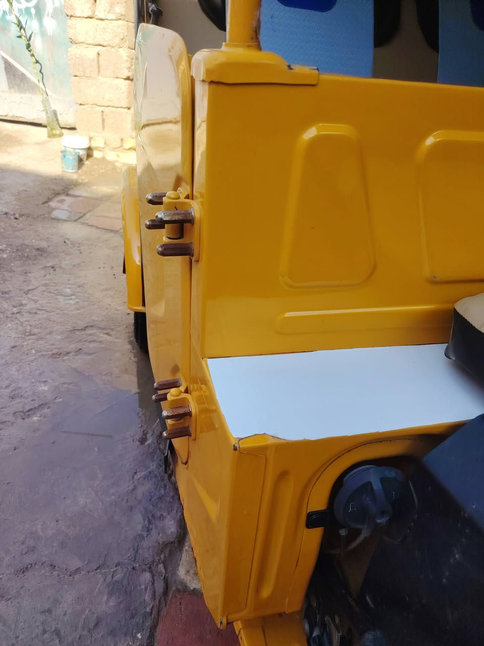 سلام عليكم تكتك لبيع موديل 22 كفاله كفاله عامه بس شخطين خفيفات تكتك وراق ستنساخ الصليات ضايعات تكفله من السرقه سعر 6000 وبيه مجال قليل عنواني واسط الكوت مكلف بلنشر *********** واتساب
